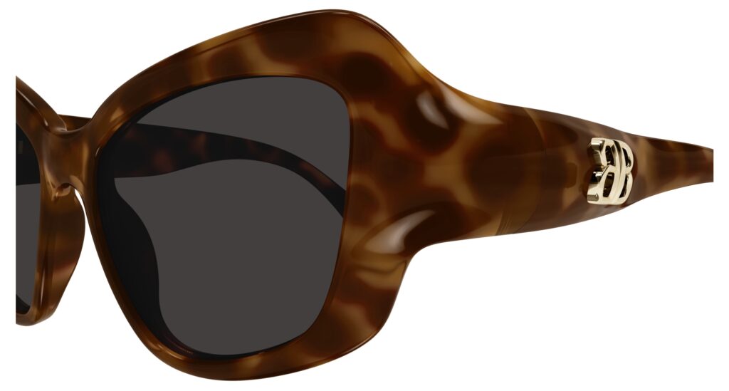 detalhe dos óculos cat eye BB 0353S