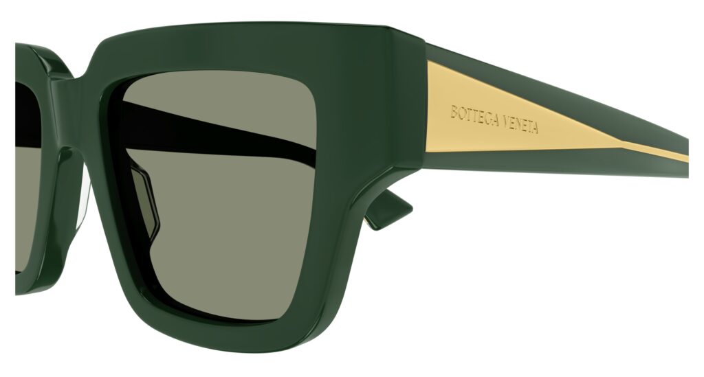 detalhe logo BV de óculos verdes