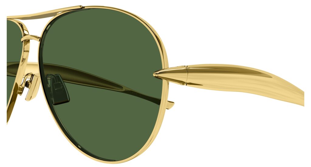 óculos de sol BV 1305S com logo em detalhe